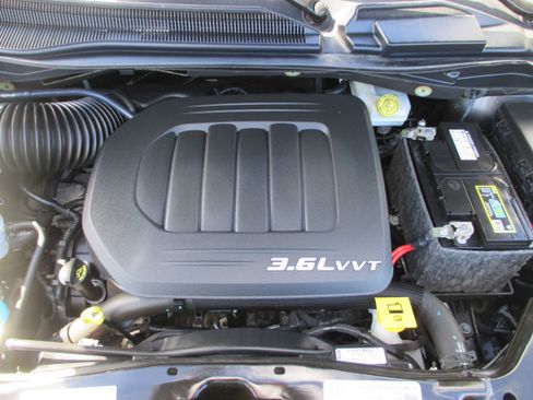 Used 2017 Dodge Grand Caravan SE w/ Power Window Group FWD image 21