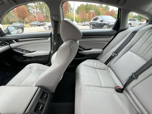 Used 2018 Honda Accord EX-L image 3