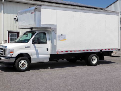 Used 2024 Ford E-450 and Econoline 450 Super Duty w/ Driver's Safety Package RWD image 7