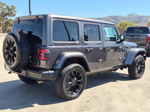 Certified 2025 Jeep Wrangler Unlimited Sahara w/ Safety Group AWD/4WD image 7
