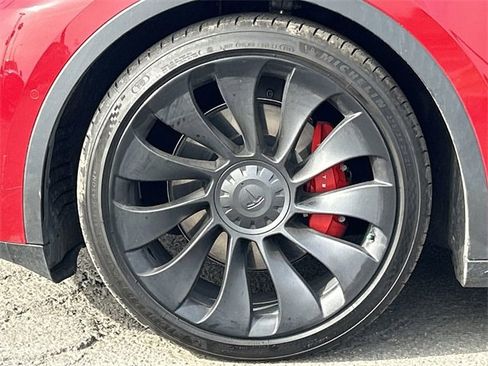 Used 2022 Tesla Model Y Performance image 10
