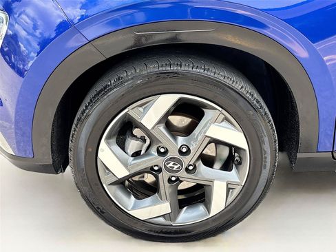 Used 2025 Hyundai Venue SEL FWD image 30