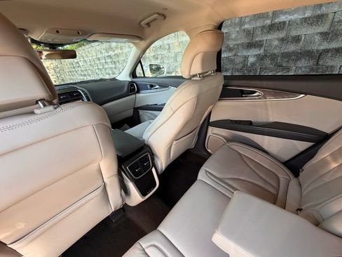 Used 2019 Lincoln Nautilus Select FWD image 32