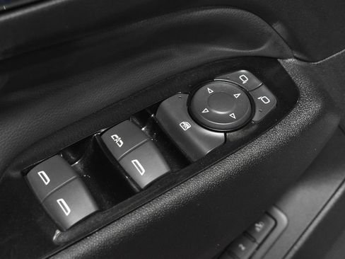 Used 2023 Chevrolet Equinox Premier FWD image 13