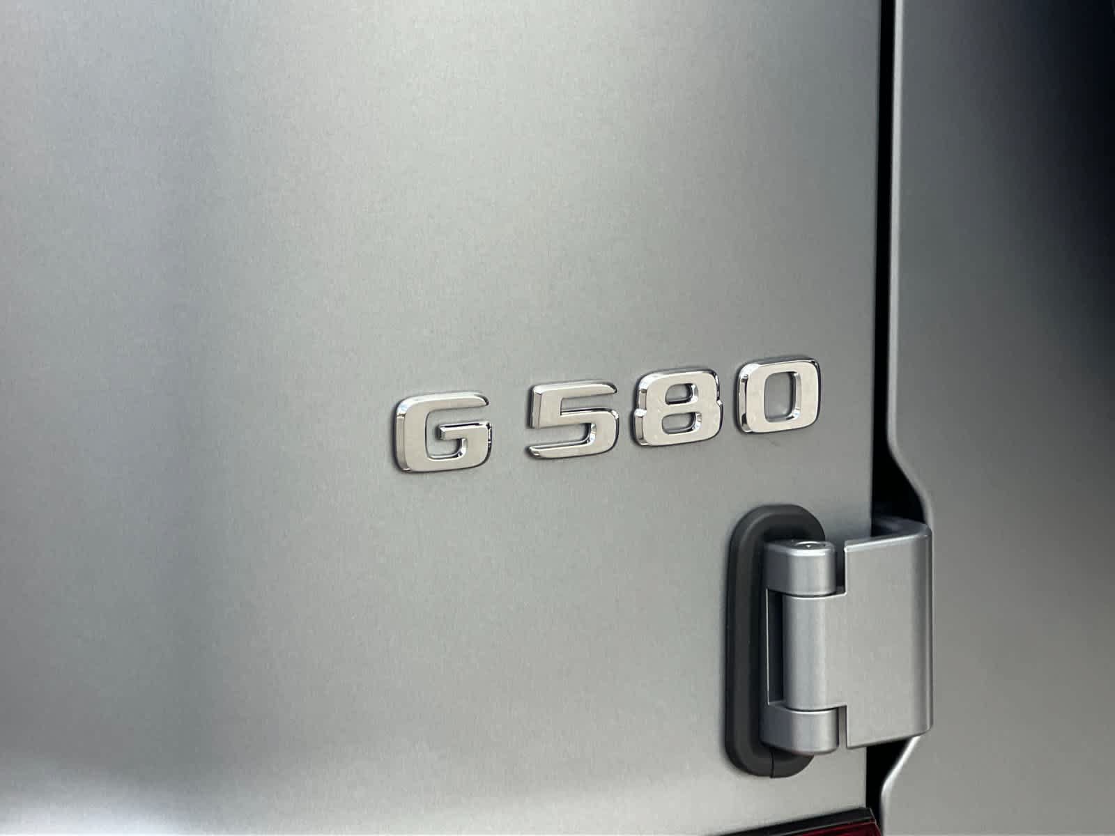 New 2027 Mercedes-Benz G 580 e image 26