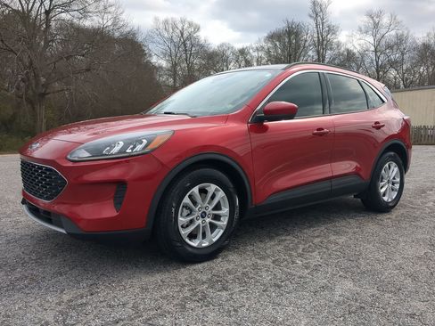 Certified 2021 Ford Escape SE w/ Cold Weather Package image 7