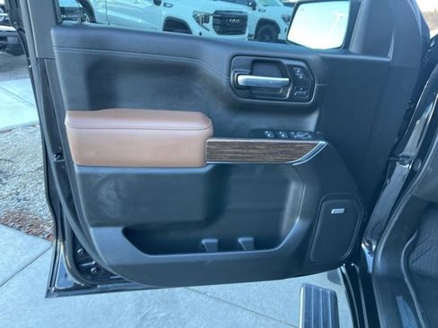 Used 2022 Chevrolet Silverado 1500 High Country w/ Technology Package image 15