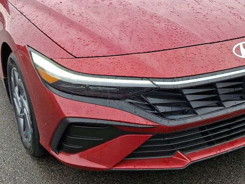 Certified 2024 Hyundai Elantra SEL image 9