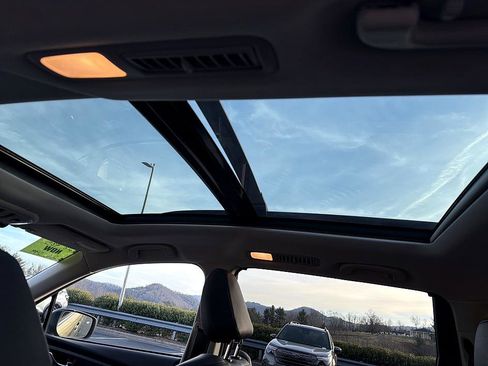 Used 2022 Subaru Ascent Onyx Edition image 15