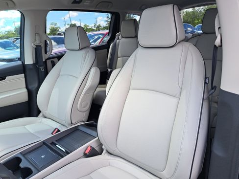 New 2026 Honda Odyssey Touring image 18