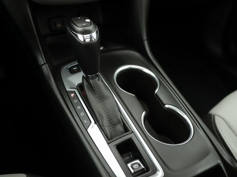 Used 2018 Chevrolet Equinox Premier image 20