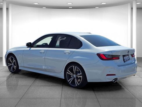 Used 2023 BMW 330i Sedan w/ Driving Assistance Package RWD image 4