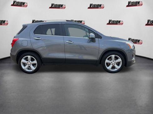 Used 2015 Chevrolet Trax LTZ FWD image 4
