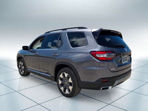 New 2026 Honda Pilot Touring image 3