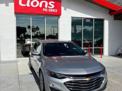 Used 2019 Chevrolet Malibu LT FWD image 3