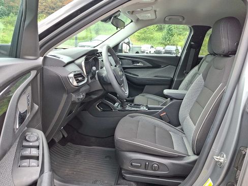 Used 2023 Chevrolet TrailBlazer LT FWD image 13