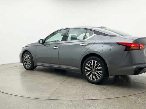 Used 2025 Nissan Altima 2.5 SV image 6