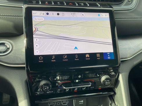 New 2025 Jeep Grand Cherokee Limited image 5