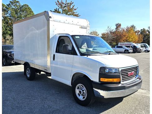 New 2025 GMC Savana 3500 w/ Power Convenience Package RWD image 7
