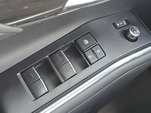 New 2026 Toyota Highlander Limited image 16