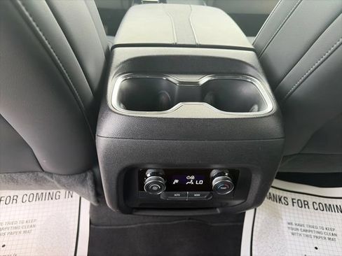 Used 2026 Buick Enclave Preferred AWD/4WD image 13