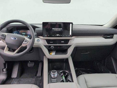 New 2026 Ford Explorer Active w/ Active Comfort Package RWD image 18