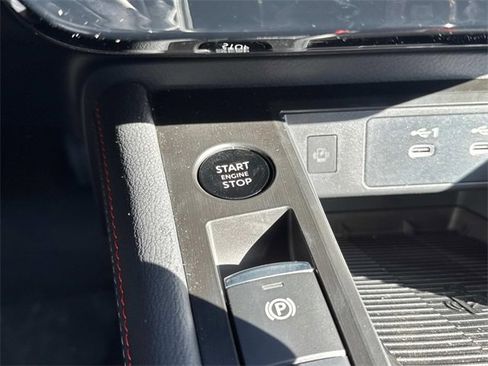 New 2026 Nissan Kicks SR image 32