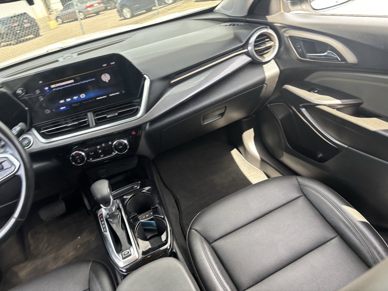 Used 2024 Chevrolet Trax ACTIV w/ Sunroof Package FWD image 16