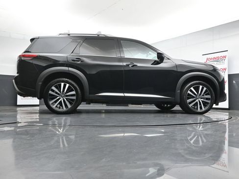 Used 2024 Nissan Pathfinder Platinum w/ Cargo Package image 35