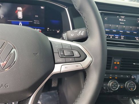Used 2022 Volkswagen Jetta SE image 28