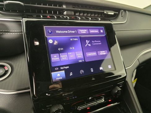 New 2025 Jeep Grand Cherokee Laredo image 22