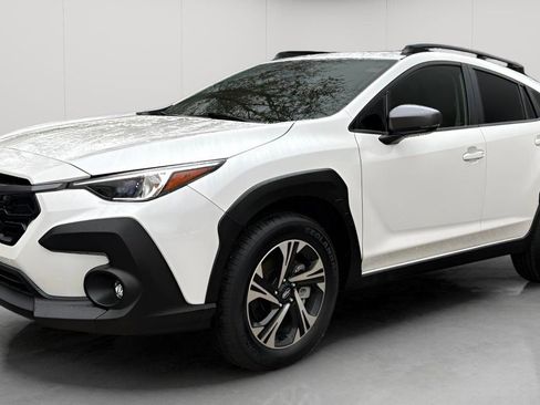 Used 2025 Subaru Crosstrek 2.0i Premium image 10