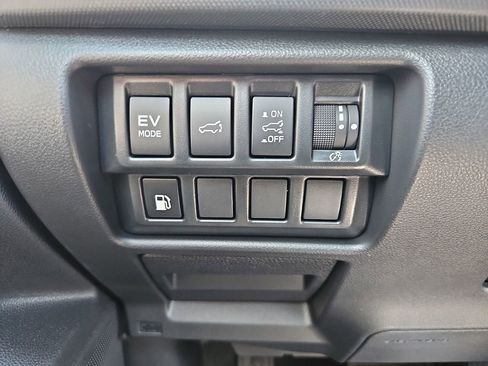 Used 2025 Subaru Forester Limited w/ Popular Package AWD/4WD image 16