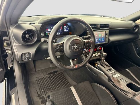 Used 2025 Toyota GR86 Premium w/ Performance Package RWD image 9