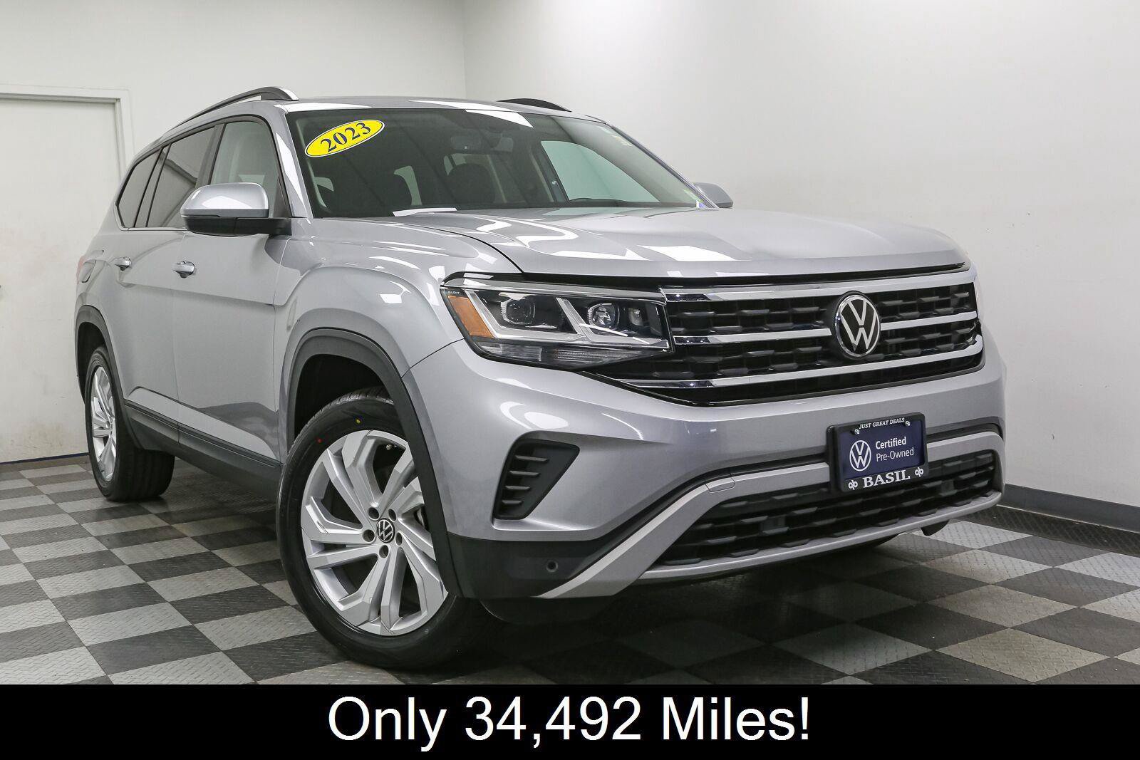 Certified 2023 Volkswagen Atlas SE w/ Panoramic Sunroof Package AWD/4WD image 3