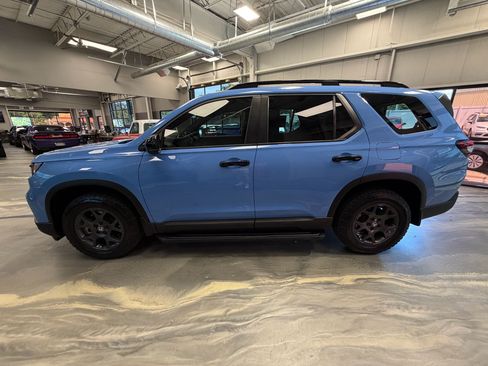 Used 2024 Honda Pilot TrailSport image 39