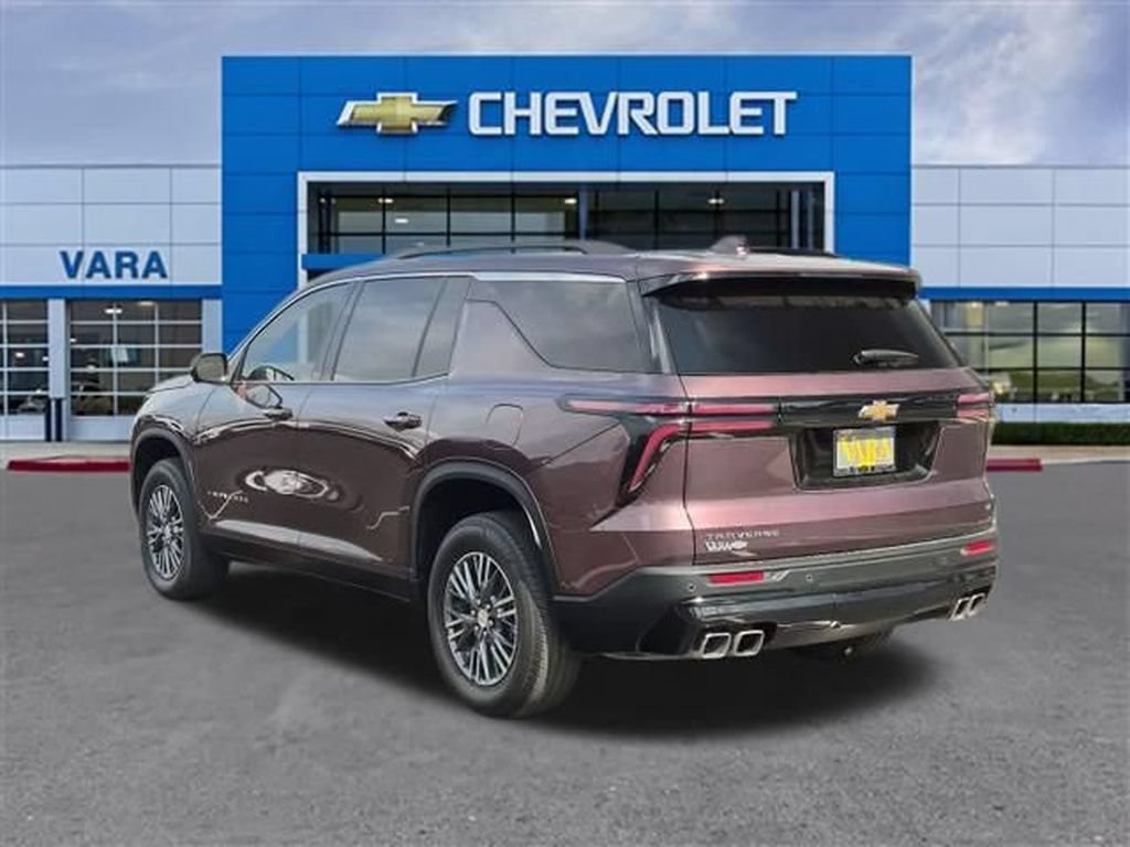 Used 2024 Chevrolet Traverse LT w/ Enhanced Driving Package FWD image 3