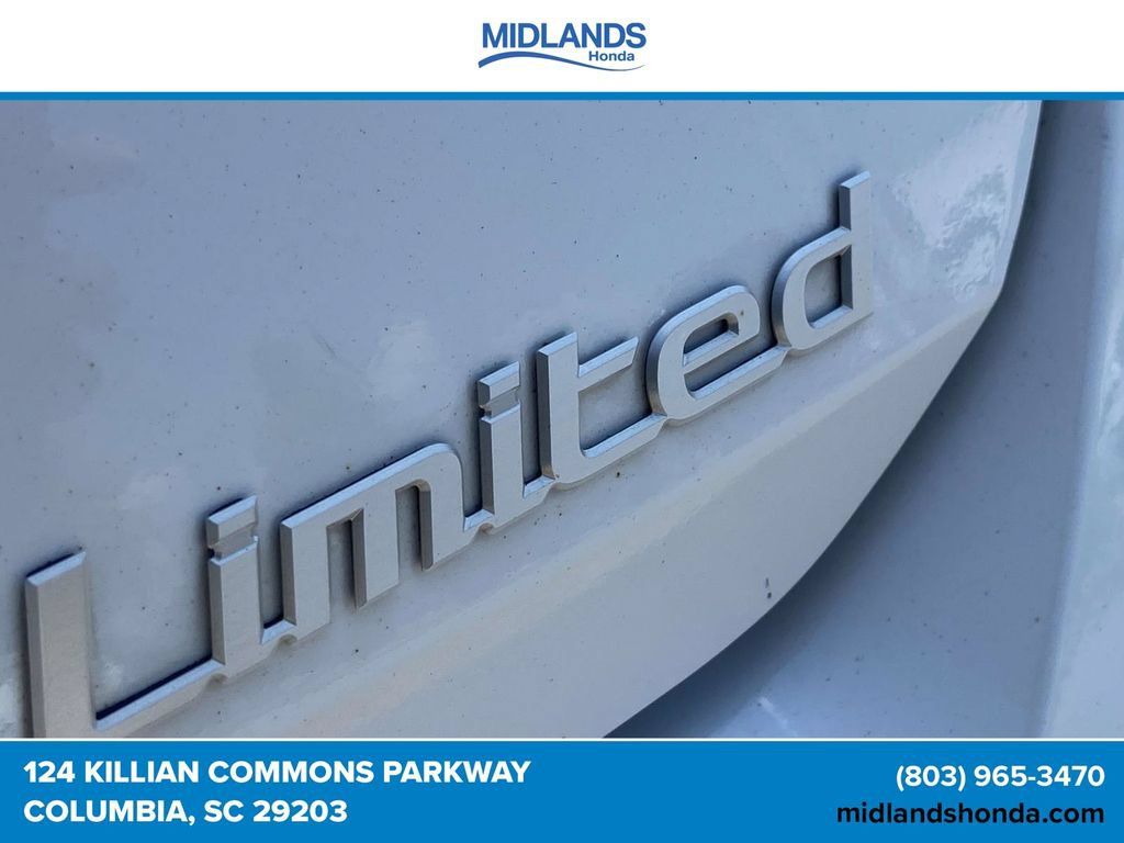 Used 2025 Hyundai Elantra Limited FWD image 8