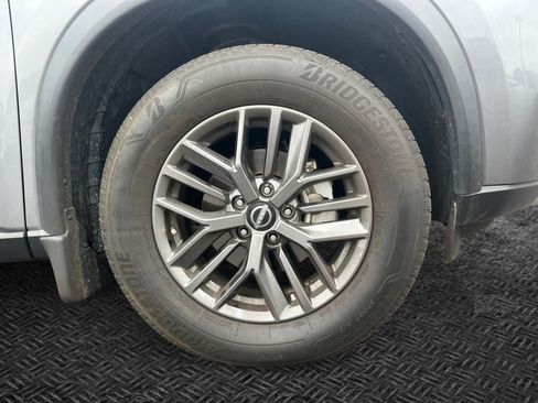 Used 2023 Nissan Rogue S FWD image 11