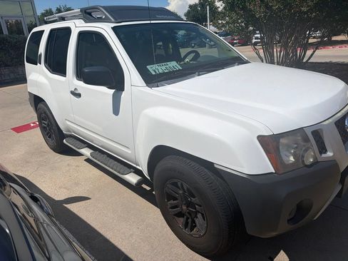 Used 2012 Nissan Xterra X RWD image 2