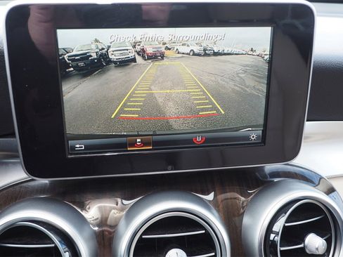 Used 2017 Mercedes-Benz GLC 300 4MATIC image 24