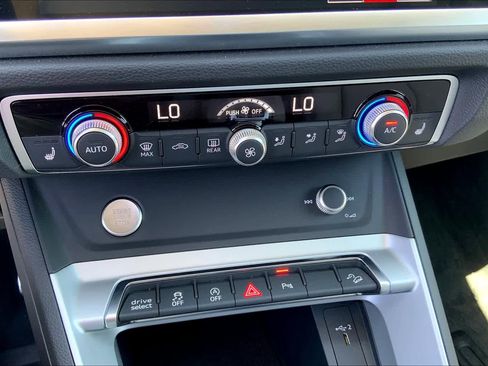 Used 2020 Audi Q3 2.0T Premium w/ Convenience Package image 25