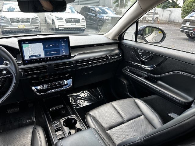 Certified 2024 Lincoln Corsair AWD w/ Equipment Group 101A image 17