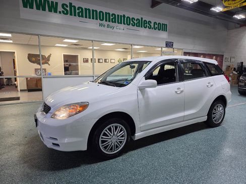 Used 2004 Toyota Matrix AWD image 2