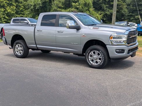 Used 2024 RAM 2500 Laramie w/ Safety Group AWD/4WD image 2