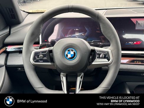 New 2026 BMW i5 eDrive40 w/ M Sport Package AWD/4WD image 19