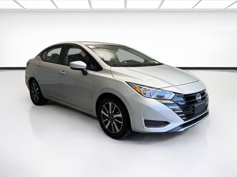 Used 2024 Nissan Versa SV FWD image 3