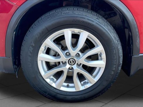 Used 2018 Nissan Rogue SV FWD image 11