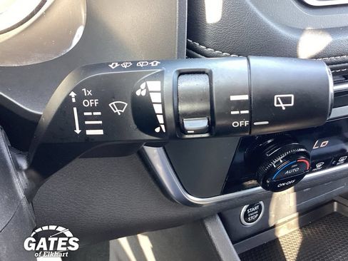 Used 2023 Nissan Rogue SV AWD/4WD image 29