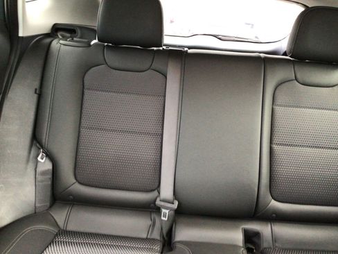 Used 2025 Chevrolet Trax LT image 38